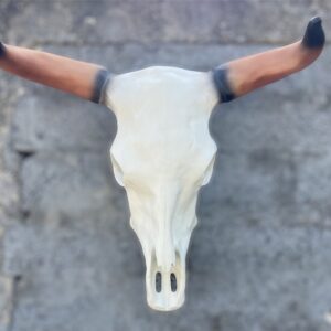 Statua teschio di toro bue mucca con corna, scultura animale  in resina